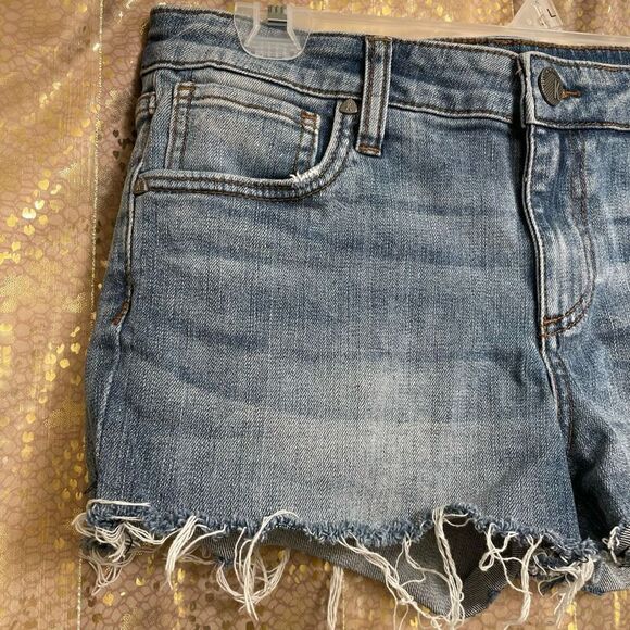 Kut From The Kloth Gidget Med Blue Low Rise Frayed Hem Jean Shorts 6 - Picture 3 of 7